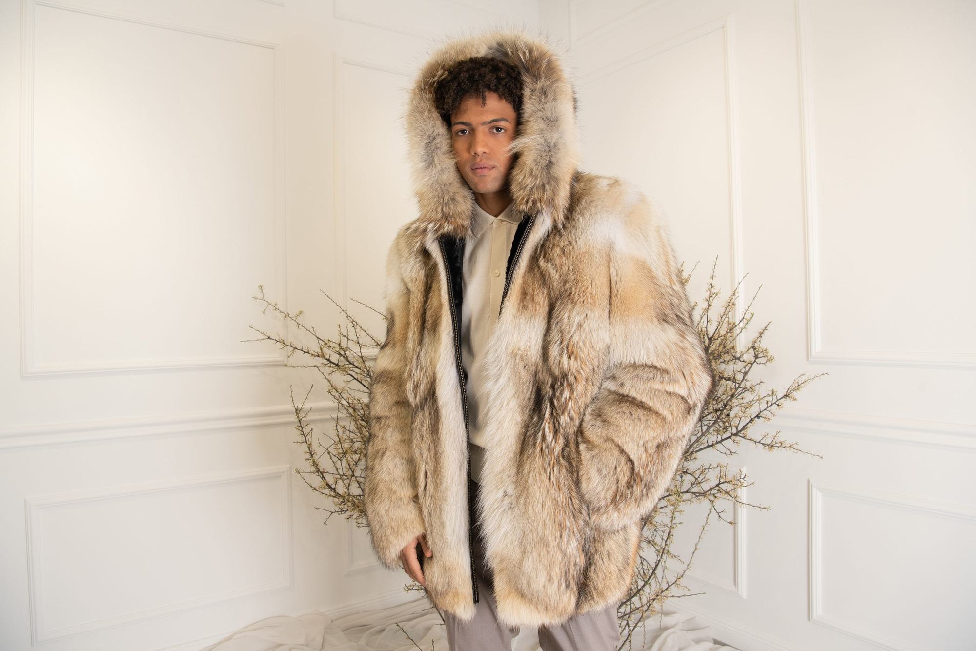 Coyote fur jacket with zipper and hood for men